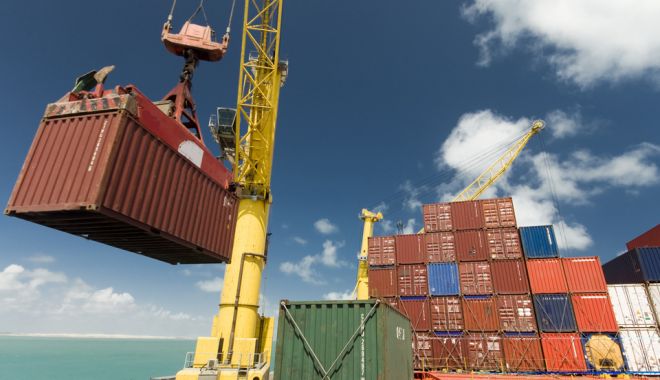Autorităţile nu glumesc! Containere din China, oprite în Portul Constanţa