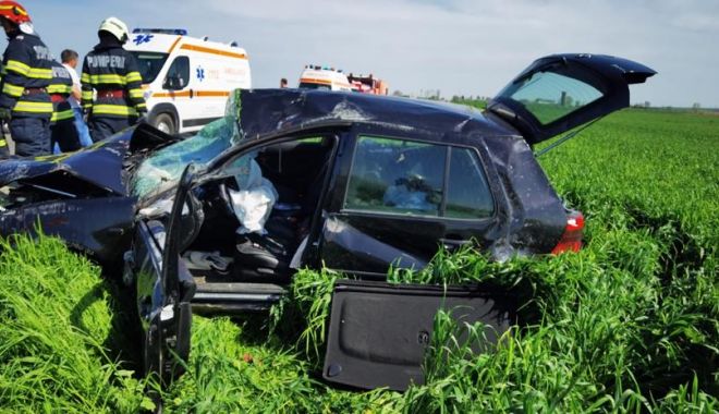 GALERIE FOTO. Accident grav, în ziua de Paşte. Trei persoane au fost rănite