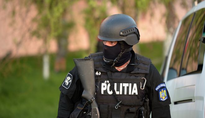 Un TÂLHAR a folosit SPRAY LACRIMOGEN ca să nu fie prins!