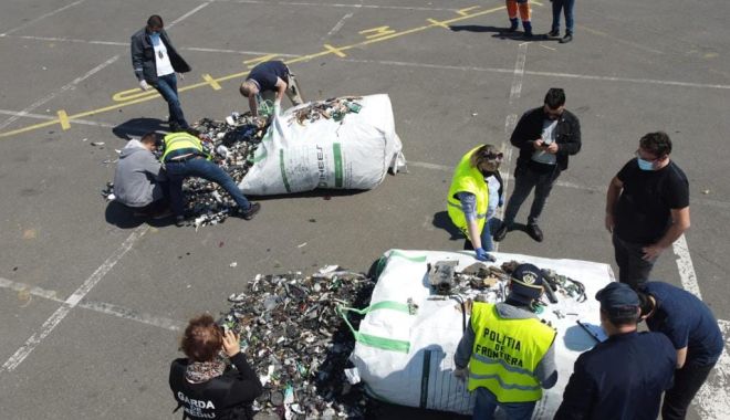 ZECE CONTAINERE pline cu GUNOAIE, depistate în Portul Constanța