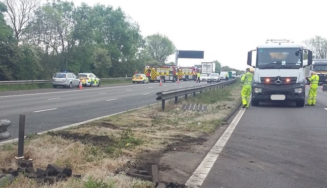 Tragedie în Anglia / Toate cele cinci persoane MOARTE în accidentul de pe autostradă erau români - accidentitalia-1495708393.jpg