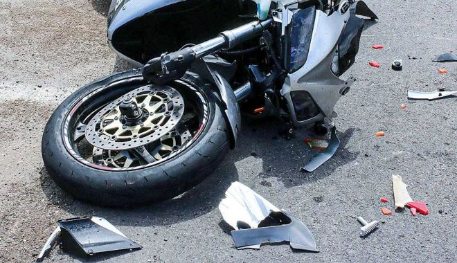 Bărbat de 30 de ani, mort după ce a căzut de pe motocicletă