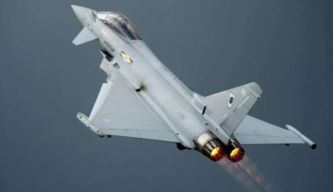 Aeronave Eurofighter Typhoon au aterizat la Mihail Kogălniceanu