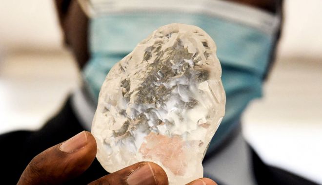 A fost descoperit al treilea cel mai mare diamant din lume