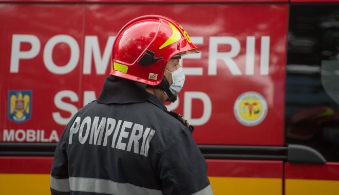 Incendiu la o mănăstire din judeţul Constanţa. Intervin mai multe echipaje de pompieri