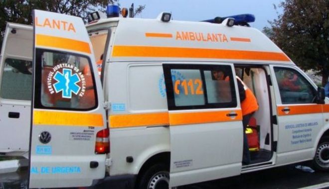 Patru persoane au ajuns la spital după ce au fost lovite de artificii