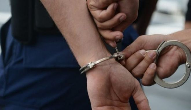 O femeie în vârstă de 33 de ani a fost arestată, după ce şi-a omorât fostul iubit