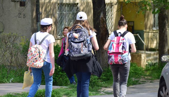 Asociaţia Elevilor din Constanţa cere burse de merit de cel puţin 215 lei pe lună