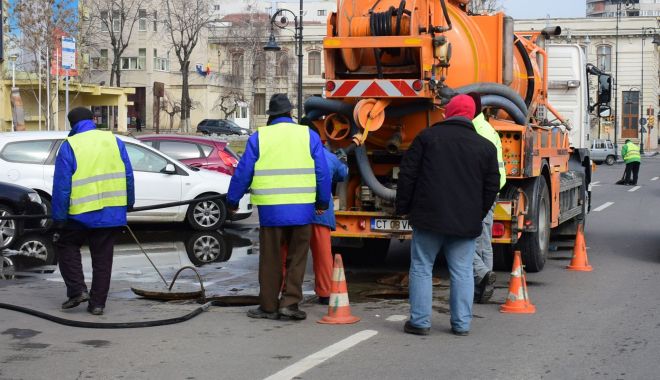Atenţie, constănţeni! Trafic îngreuna pe bulevardul Mamaia. Se lucrează la conductele de apă