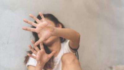 Adolescentă dintr-un centru de plasament din Iași, bătută cu bestialitate de două colege