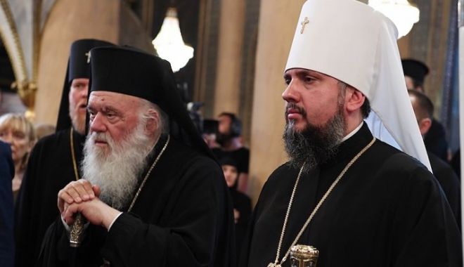 Biserica Ortodoxă Greacă îndeamnă credincioșii să se vaccineze anti-Covid: „Vaccinurile nu conțin microcipuri”