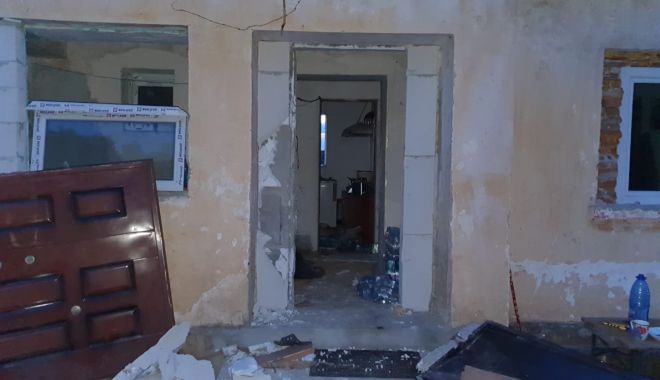 Călugării răniți în EXPLOZIA de la Mănăstirea Sf. Gheorghe, TRANSPORTAȚI CU UN AVION LA UN SPITAL DIN STRĂINĂTATE