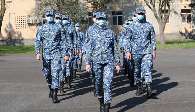 Lecții practice pentru studenții de la Forțele Aeriene, în Poligonul Capu Midia