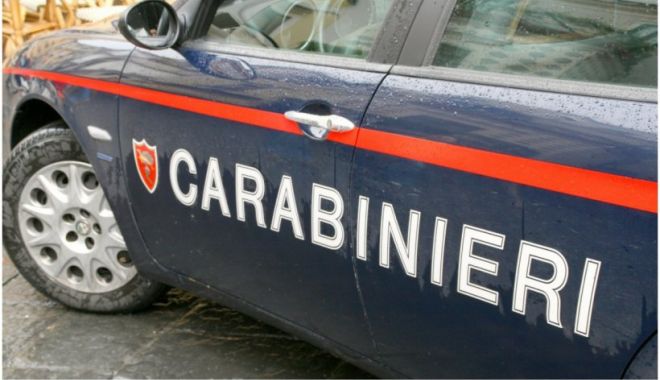 Româncă prinsă la furat în Italia. Ascunsese sub haine mâncare pentru animale în valoare de 700 de euro
