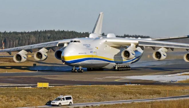 Cel mai mare avion cargo din lume va ateriza joi în România