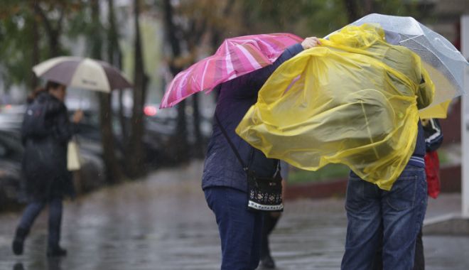 Atenționare de vânt puternic în Constanșa și Tulcea. Vremea va fi deosebit de rece în mare parte a țării