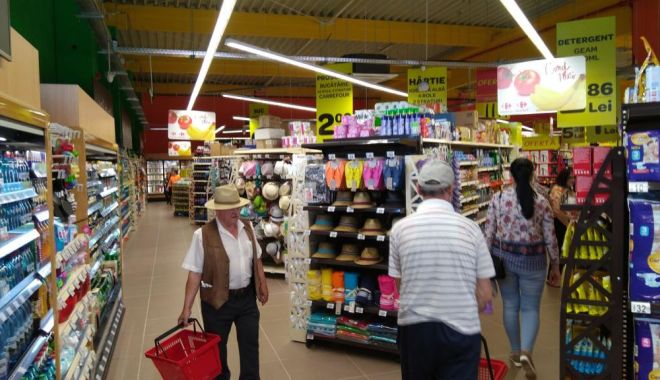 Comerțul cu amănuntul e în ușoară creștere