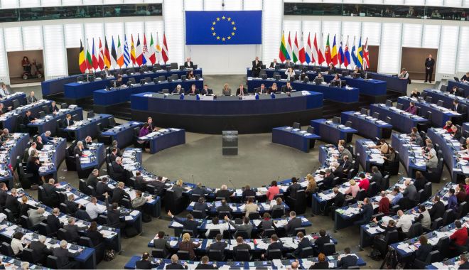 Comisia Europeană va fi dată în judecată, pentru că nu a sancţionat Ungaria şi Polonia