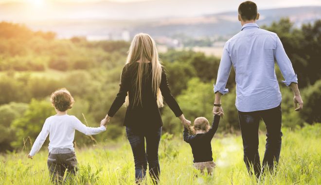 Câți bani primesc de la stat familiile care vor să adopte copii