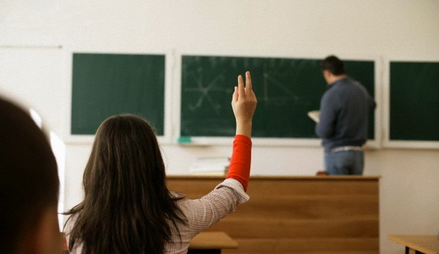 Opt cadre didactice constănțene confirmate cu Covid