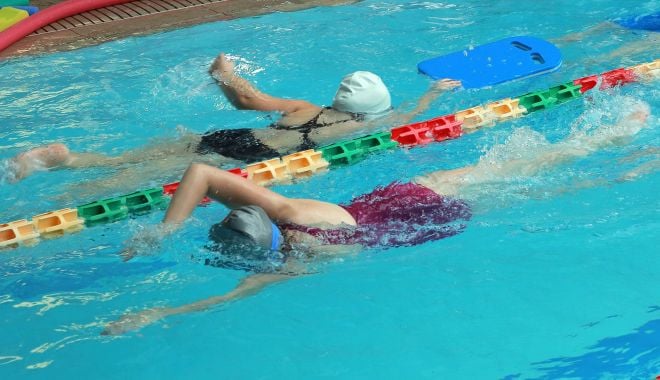 Copii intoxicaţi cu clor la o piscină din Mamaia