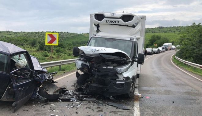 ACCIDENT GRAV, între TREI MAȘINI, provocat de un șofer BEAT și FĂRĂ PERMIS