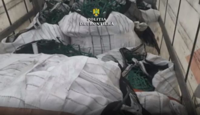 22 tone de deșeuri din aluminiu și combine frigorifice uzate au fost oprite în vamă, la intrarea în țară