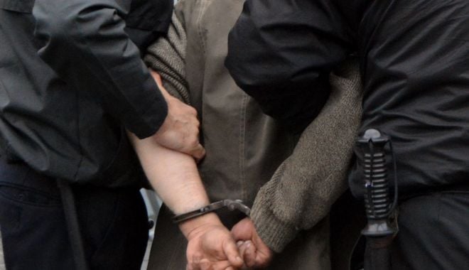 Doi bărbaţi din Constanţa, arestaţi pentru trafic de migranţi