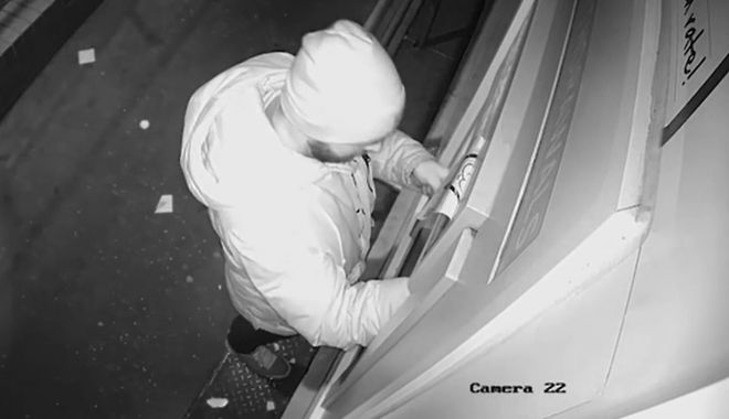 Ani grei de pușcărie pentru șase români care jefuiau bancomate în Marea Britanie