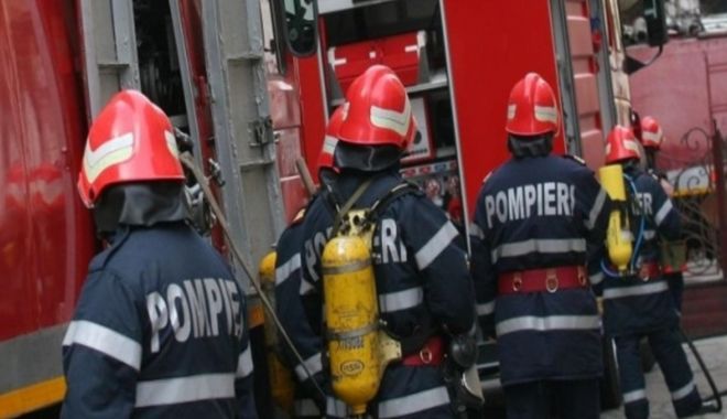 Incendiu puternic într-un apartament, la Mangalia. O persoană e rănită