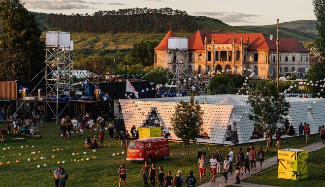 Surse guvernamentale: Festivalurile Electric Castle și Untold s-ar putea ține la vară
