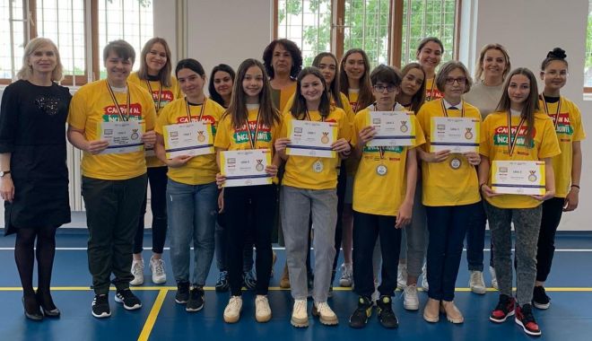 Elevii Colegiului „Mihai Eminescu”, premiaţi la Campionatul Virtual de Fitness Unificat