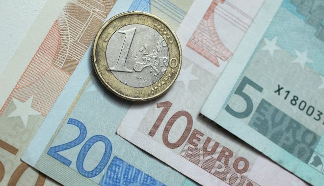 Euro a atins un nou maxim istoric