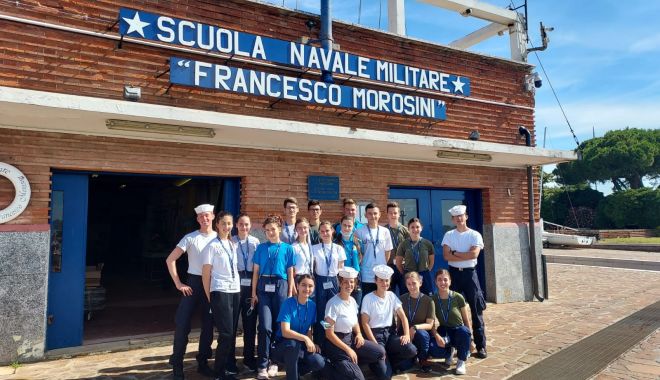 GALERIE FOTO. Experienţe inedite pentru doi elevi de la Colegiul Naţional Militar Constanţa