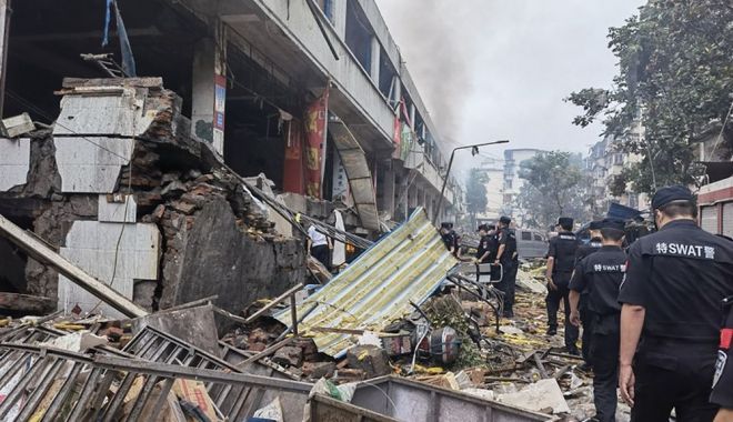 CNN - 11 oameni au murit după ce o conductă de gaz a explodat în China