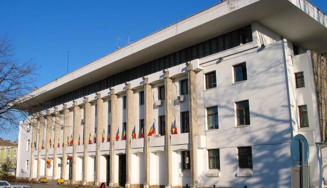 Federaţia Tinerilor din Constanţa cere salarii mai mari pentru funcţionarii debutanţi din primărie
