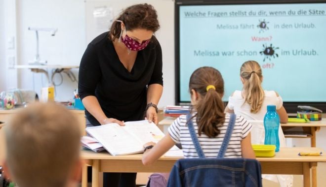 Societatea Academică din România solicită Ministerului Educaţiei să îşi asume mai multe măsuri privitoare la deschiderea anului școlar 2021-2022