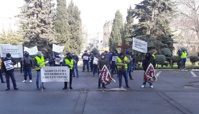 Fermierii dobrogeni ameninţă cu proteste fără precedent