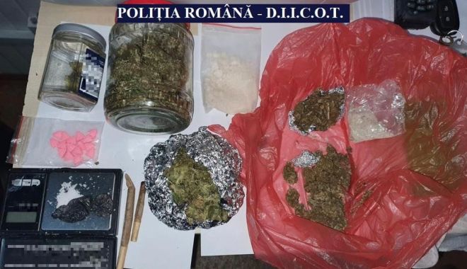 REȚINUȚI PENTRU TRAFIC DE DROGURI DE RISC ȘI MARE RISC