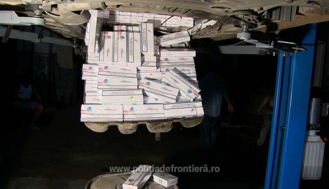 Contrabandiști prinși în flagrant într-un centru comercial din Constanța, cu 10.000 de pachete cu țigări - flagranttigari2-1498642814.jpg