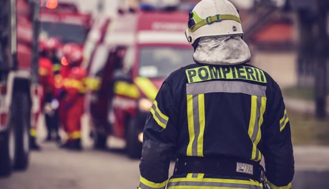 Un bărbat a dat foc apartamentului unde se afla soția lui, după care a fugit