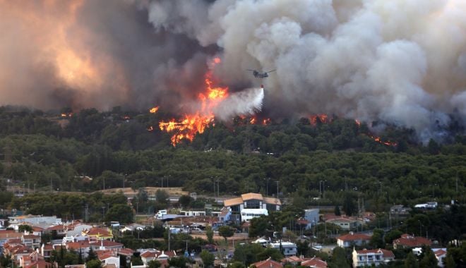 Incendiile de vegetație au reizbucnit în apropiere de Atena