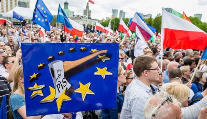 Va ieşi Polonia din UE? Tensiunile alimentează un posibil Polexit