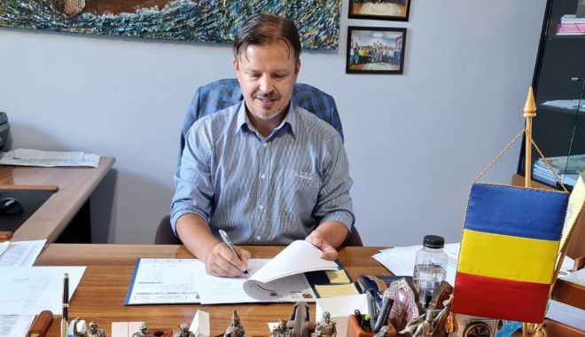 Mai multe proiecte importante demarate la Hârşova. Ce contracte a semnat primarul Viorel Ionescu