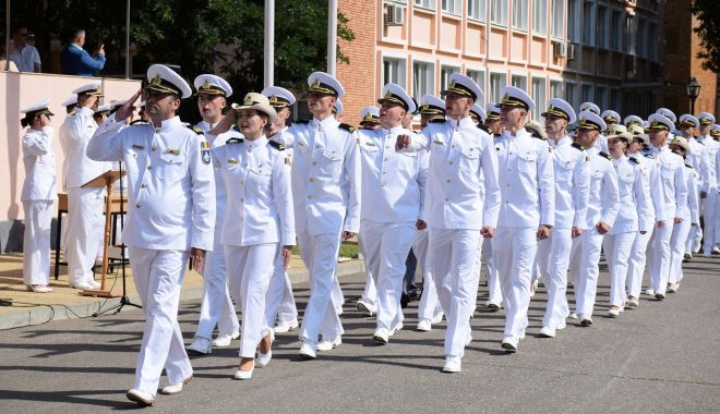 O nouă promoţie de absolvenţi la Academia Navală. „Am fost o generaţie norocoasă!”