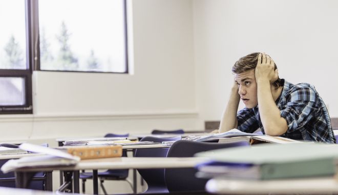 O nouă şansă prin educaţie şi formare. Sute de copii din judeţ, ajutaţi să se întoarcă la şcoală