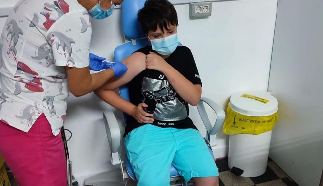 Vaccinare în şcoli şi universităţi. Părinţii trebuie să îşi dea acordul pentru minori