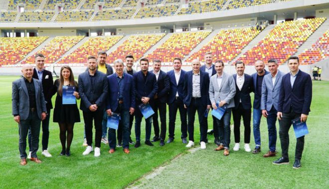 Fotbal / Absolvenții licenței UEFA PRO, printre care Mutu şi Rădoi, au primit diplomele