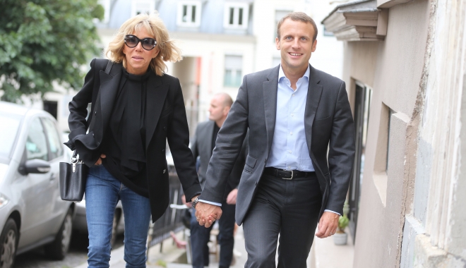 GALERIE FOTO. Femeia din spatele lui Emmanuel Macron. Profesoară de Artă Dramatică, cu 25 de ani mai în vârstă ca el - hepta2547933-1494241285.jpg