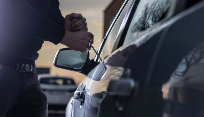 A furat de două ori aceeaşi maşină şi a spart de două ori acelaşi local